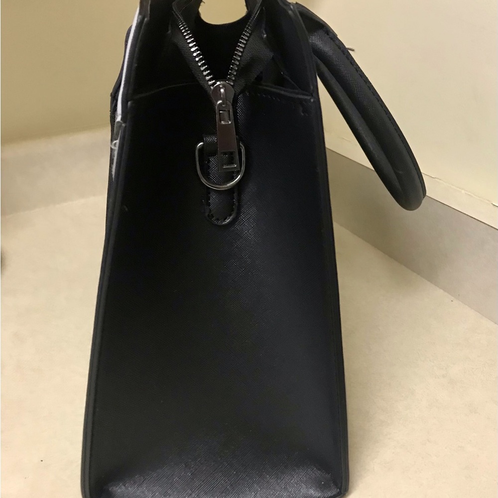 Handbag - Picture 2 of 3